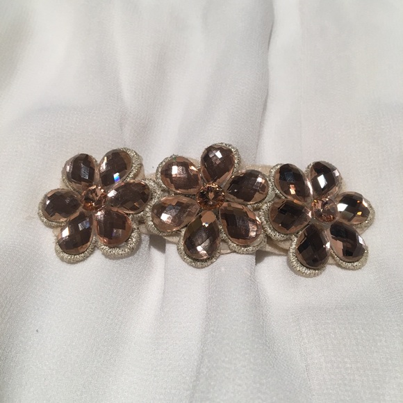 ✨3/15✨ NW Johnny Loves Rosie Crystal Barrette SFH - Picture 8 of 8